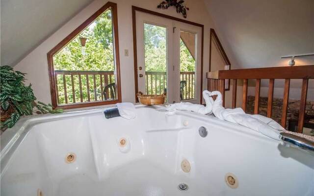 Bear Trails - Two Bedroom Cabin