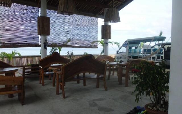 Ginatilan Beach Resort - Sunset Beach