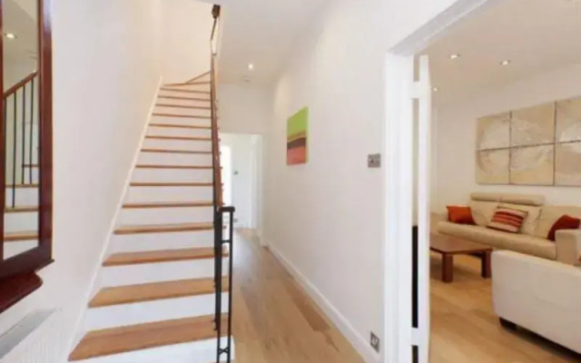 Veeve  Three Bedroom House Marylebone