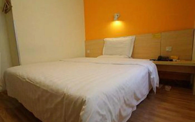 Vienna Hotel Yishan Road Station Branch