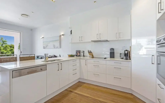 Sandy Point Road, 7A