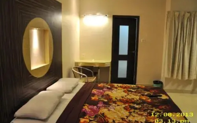The Grand Park Hotel