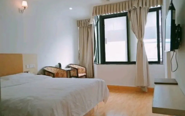 OYO Qiaojia Business Hotel