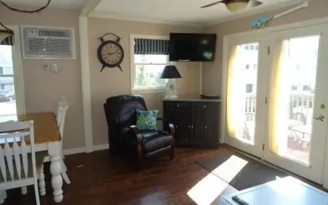 Auberge Beachside Apartment