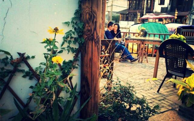Zhouzhuang Zhenfeng Riverside Courtyard Hostel