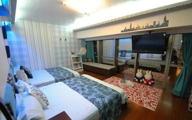 Glass House B & B