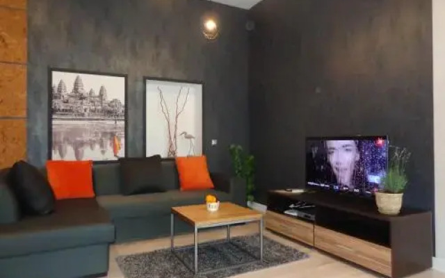 Apartments Center 2 - NEAR KHRESCHATYK - PALACE OF SPORTS - GULLIVER MALL