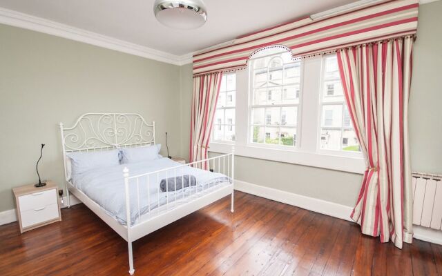 Spacious 5 Bed Ideally Located in the Heart of Historic Bath City Cent