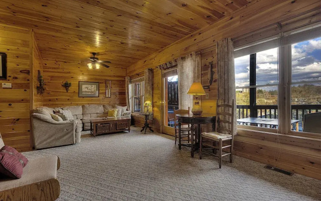 Blackberry Lodge 402 - Four Bedroom Cabin