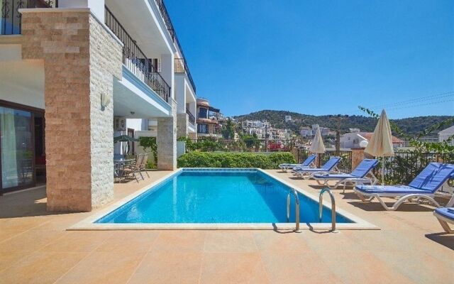 Villa Maia 2 by Akdenizvillam