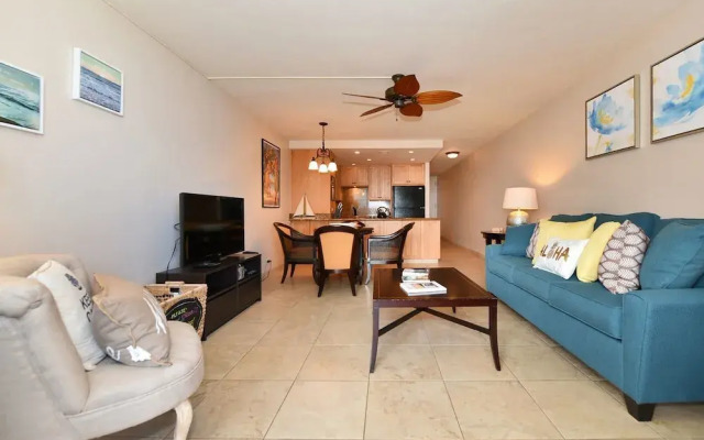 Kahana Reef 103 by RedAwning