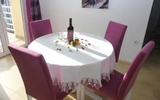 Amira Apartments
