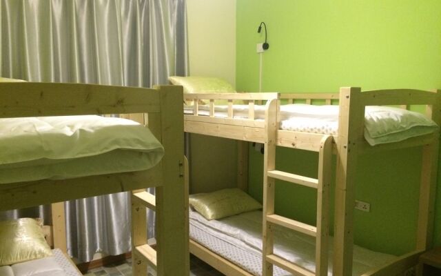 Rainbow Youth Inn (Xi'an Bell and Drum Tower City Wall branch)