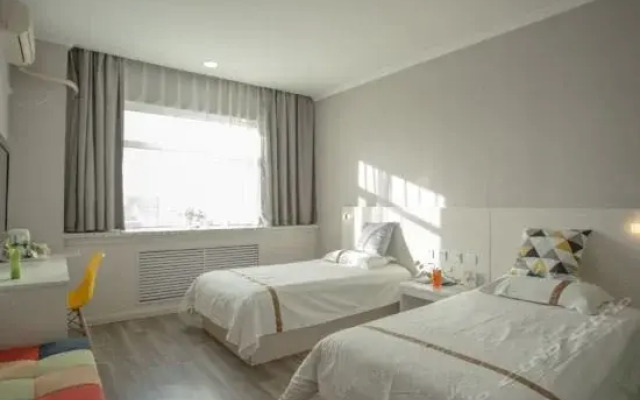 Super 8 by Wyndham Baotou Ming Shi