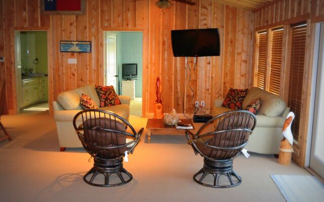 Jan's 'Ouse by RedAwning