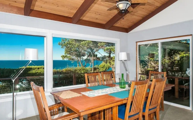 Ocean Watch At Surfland 4 Br cottage by RedAwning