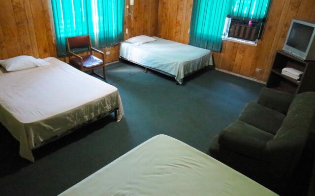 Hostal Tropicana