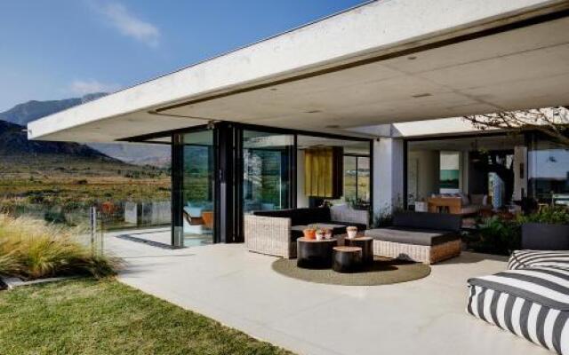 Restio River House