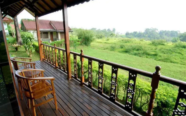 Villa ChavaMinerva Kayu - Ciater Highland Resort