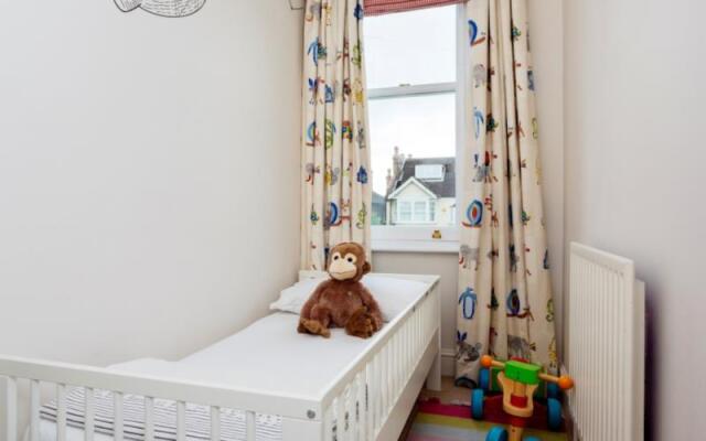 Veeve  5 Bed Family Home Durham Road Wimbledon