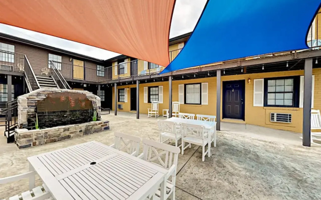 Landmark McMillin Court Apartment 16 by RedAwning