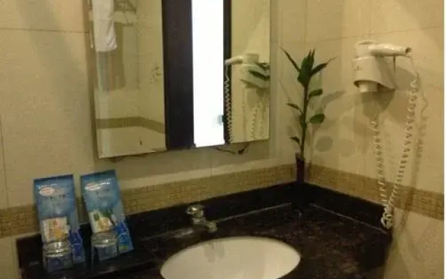 Gold Lampstand Garden Holiday Hotel Qingdao