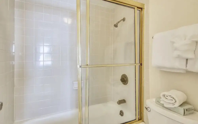 Seascape 1110 - 2 Br Condo