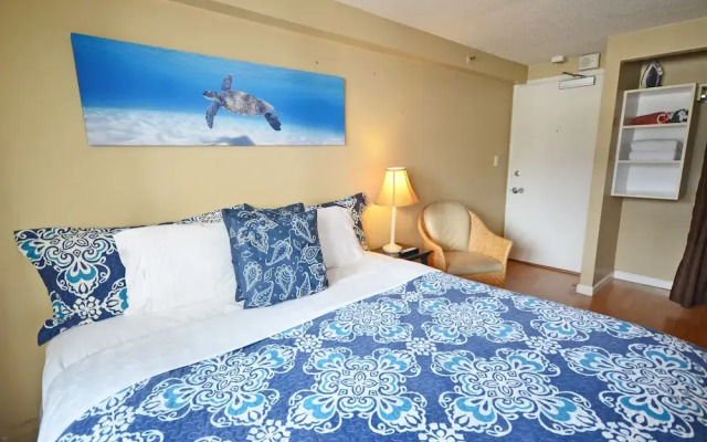 Kuhio Village #510 by RedAwning
