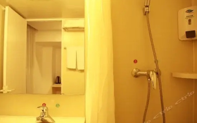 Garnet Crystal Hotel