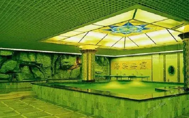 Golden Coast Hotel