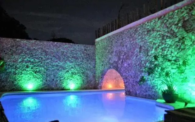 Mayan Majesty Boutique Hotel