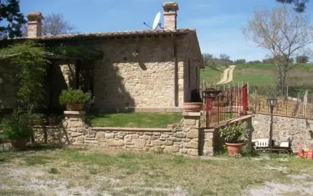 Casa Pindaro, immersa nel verde