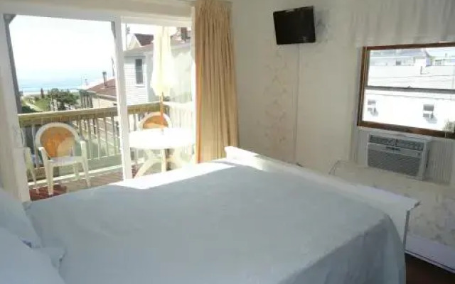 Auberge Beachside Apartment