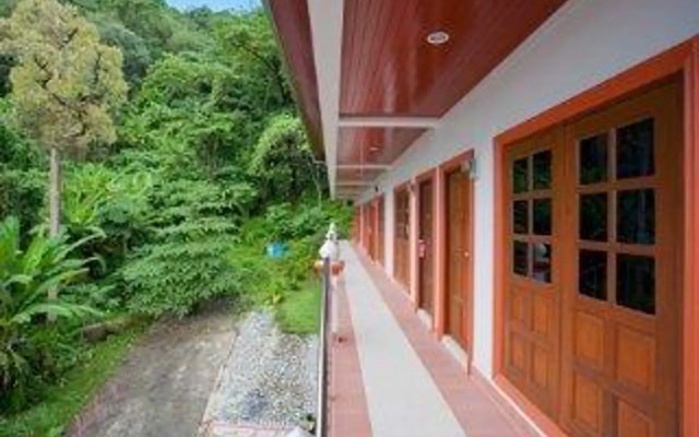 Patong Mountain Bed  Breakfast