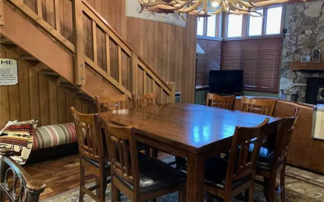 Mountainback #79, Loft, Den