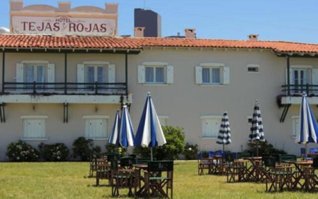 Hotel Tejas Rojas