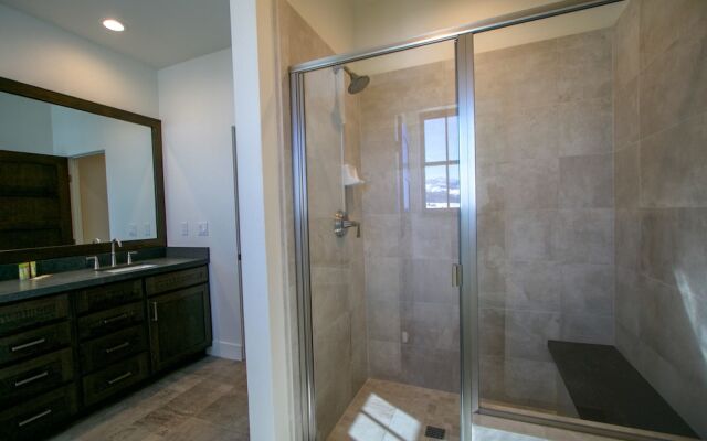 Creek#1334 - 3 Br Condo