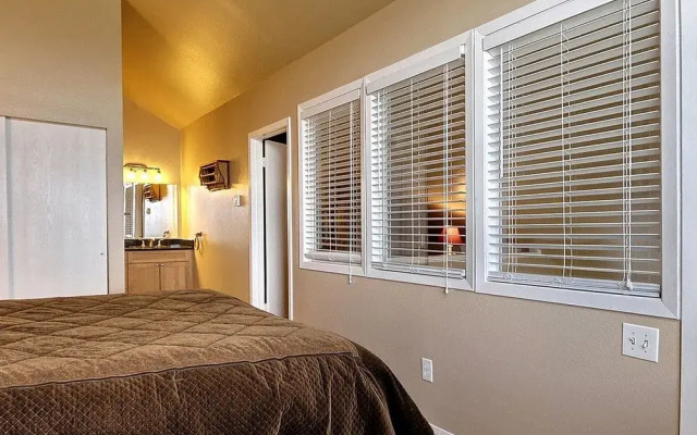 Abode at Red Pine