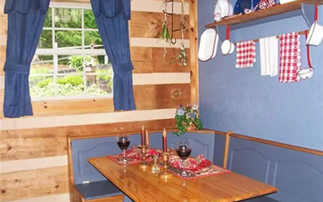 Nestled Inn- One Bedroom Cabin