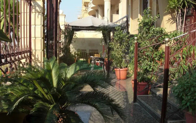 Cairo plaza Guest House
