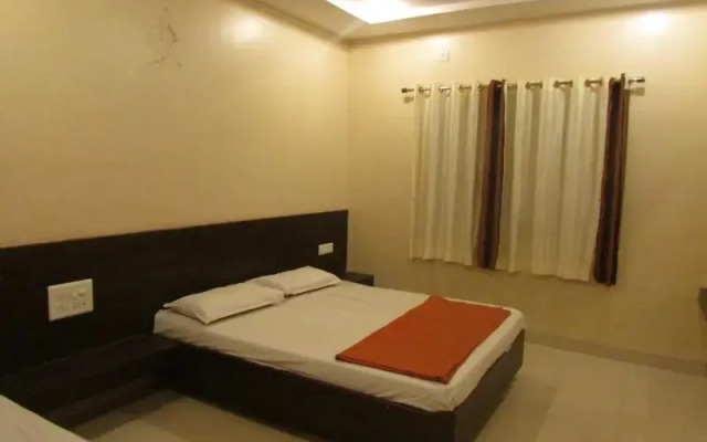 Hotel Sai Tirth