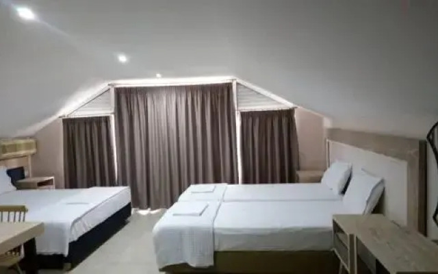 LE MONDE Apartments