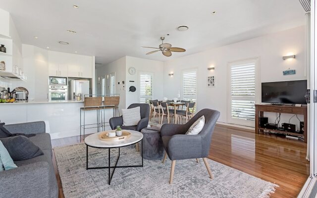 Sandy Point Road, 7A