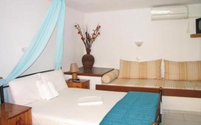 Violetta Studios & Apartments