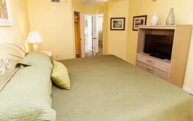 Gulf Dunes 402 by RedAwning