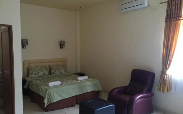 OYO 2255 Hotel Triantama