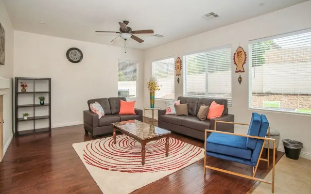 Grey High Roller - 4Bd 3Ba
