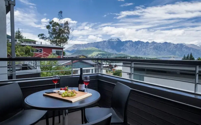 Stylish Queenstown Abode