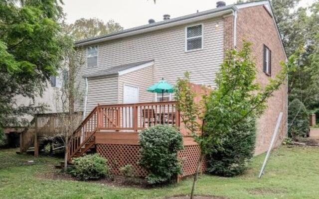 2br Chic Nashville Townhouse By Redawning