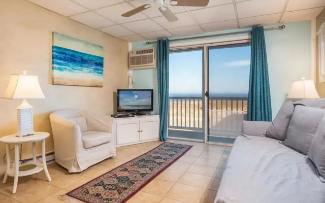 46th St Windjammer 207 1Br Condo